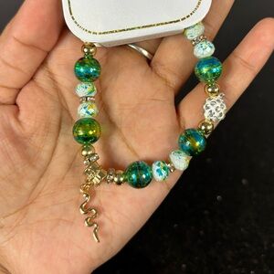 ✨5/$25 Deal!✨ Green Snake Beaded Bracelet with Gold Accents